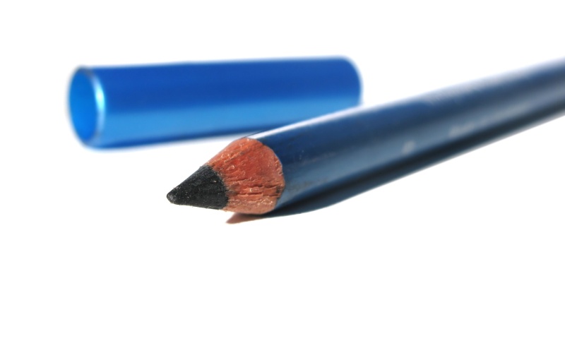 Astuce Tailler un eye-liner en crayon sans l'écraser
